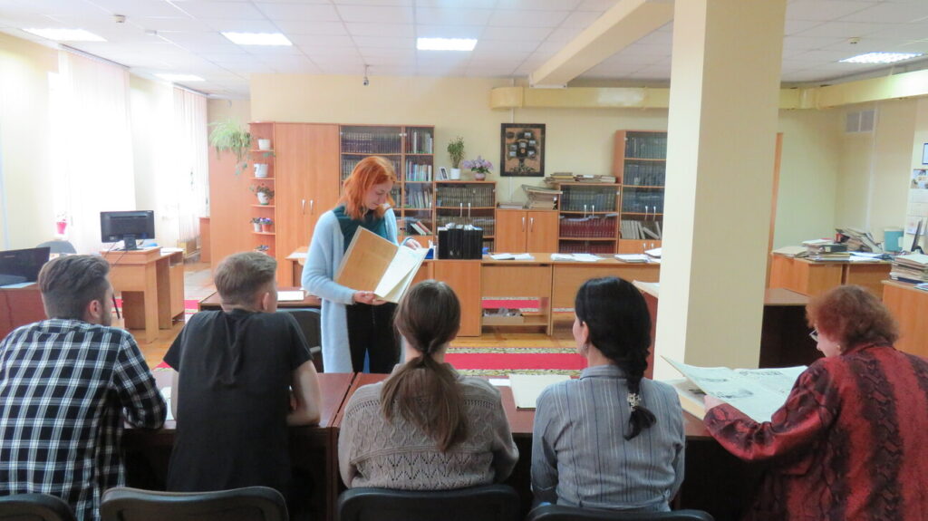 О проведении в Государственном архиве Гродненской области консультирования граждан, а также обзорной экскурсии в рамках республиканской акции «Моя семья – моя страна»