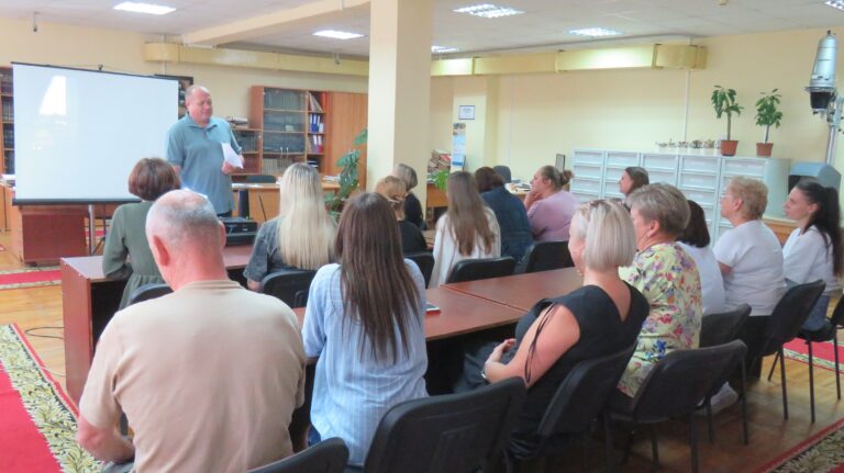 Торжественное собрание трудового коллектива Государственного архива Гродненской области, посвященное Дню народного единства